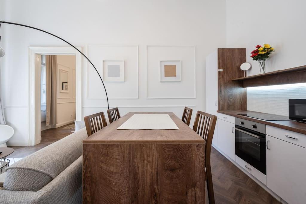 Stylish Apartment In The City Center บูดาเปสต์ ภายนอก รูปภาพ